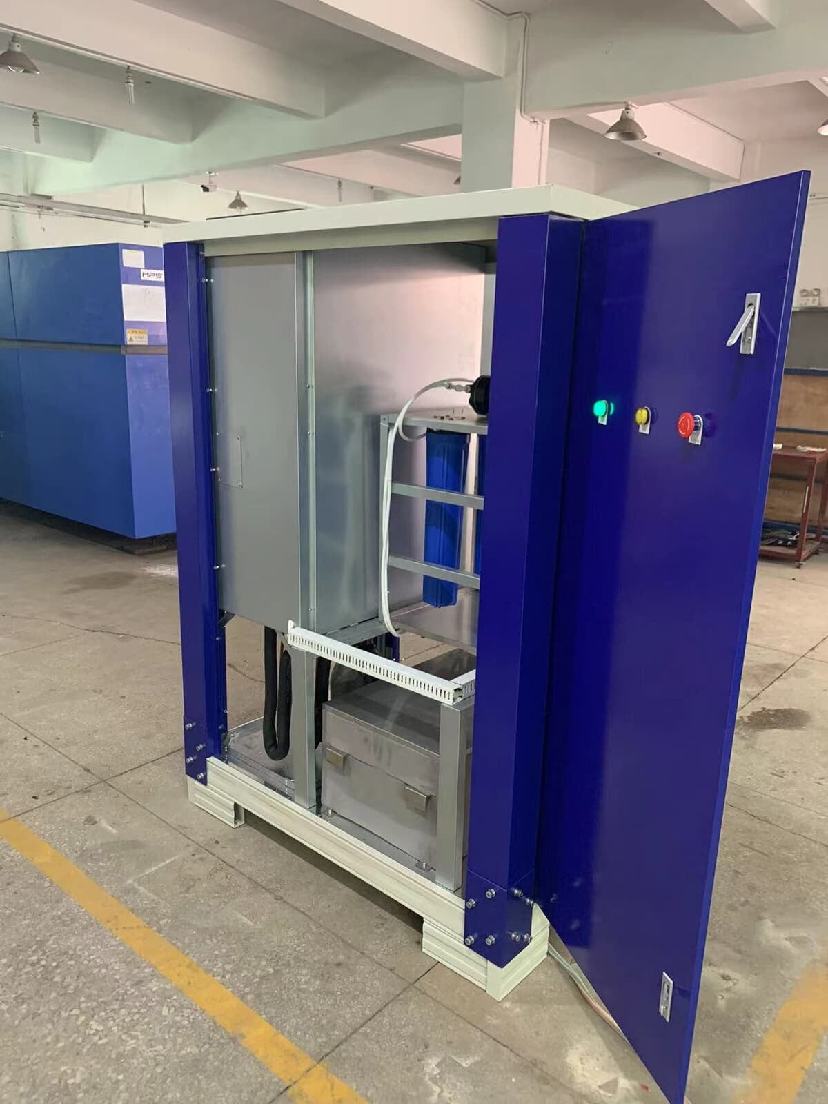 Outdoor industrial air water generator 250 litres