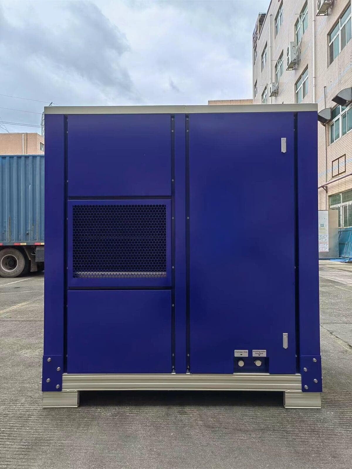 Outdoor industrial air water generator 500 litres